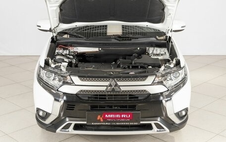 Mitsubishi Outlander III рестайлинг 3, 2019 год, 2 490 700 рублей, 9 фотография