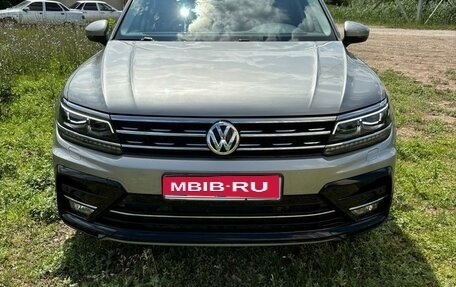 Volkswagen Tiguan II, 2019 год, 3 200 000 рублей, 1 фотография