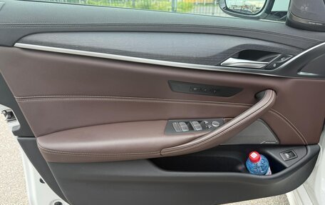 BMW 5 серия, 2020 год, 5 300 000 рублей, 24 фотография