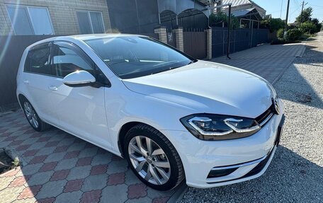 Volkswagen Golf VII, 2018 год, 1 690 000 рублей, 2 фотография