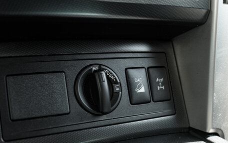 Toyota Land Cruiser Prado 150 рестайлинг 2, 2010 год, 2 965 000 рублей, 30 фотография