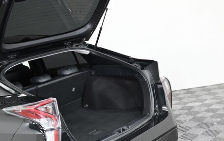 Toyota Prius IV XW50, 2016 год, 1 499 000 рублей, 15 фотография