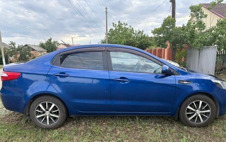 KIA Rio III рестайлинг, 2013 год, 1 000 000 рублей, 2 фотография