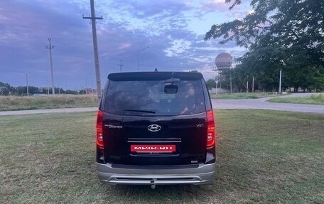 Hyundai Grand Starex Grand Starex I рестайлинг 2, 2018 год, 4 200 000 рублей, 9 фотография