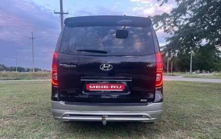 Hyundai Grand Starex Grand Starex I рестайлинг 2, 2018 год, 4 200 000 рублей, 8 фотография