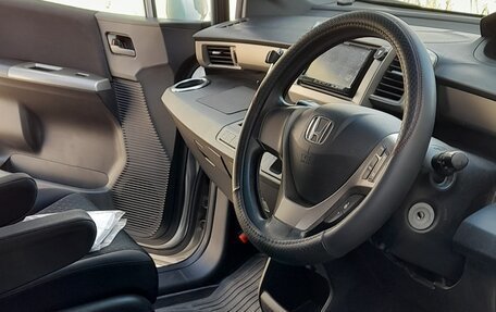 Honda Freed I, 2012 год, 1 250 000 рублей, 2 фотография