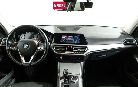 BMW 3 серия, 2019 год, 3 399 000 рублей, 15 фотография