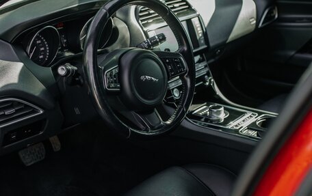 Jaguar XE I рестайлинг, 2016 год, 1 750 000 рублей, 12 фотография