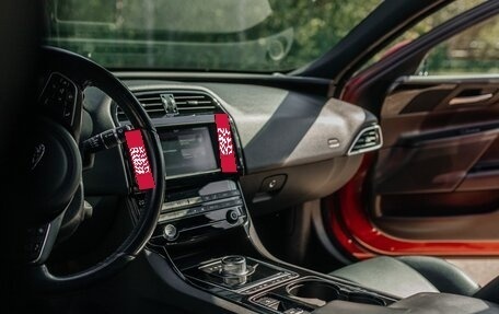 Jaguar XE I рестайлинг, 2016 год, 1 750 000 рублей, 10 фотография