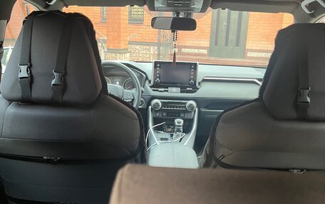 Toyota RAV4, 2020 год, 4 700 000 рублей, 6 фотография