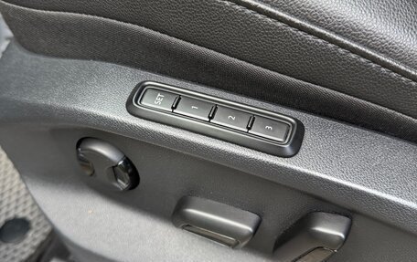 Volkswagen Tiguan II, 2019 год, 3 010 000 рублей, 8 фотография