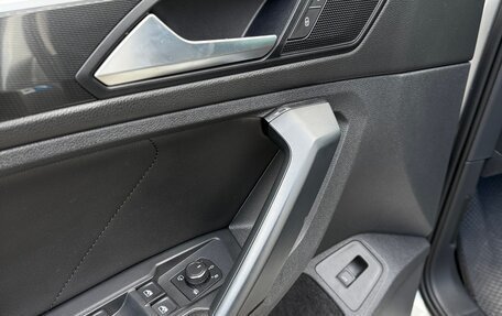 Volkswagen Tiguan II, 2019 год, 3 010 000 рублей, 9 фотография