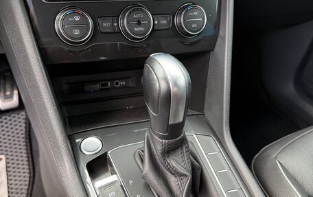 Volkswagen Tiguan II, 2019 год, 3 010 000 рублей, 10 фотография