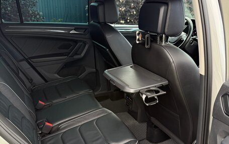 Volkswagen Tiguan II, 2019 год, 3 010 000 рублей, 14 фотография