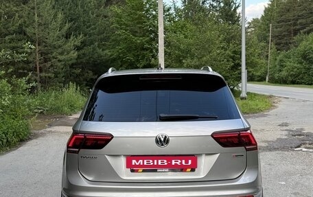Volkswagen Tiguan II, 2019 год, 3 010 000 рублей, 5 фотография