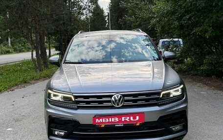 Volkswagen Tiguan II, 2019 год, 3 010 000 рублей, 6 фотография