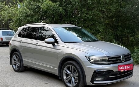 Volkswagen Tiguan II, 2019 год, 3 010 000 рублей, 2 фотография