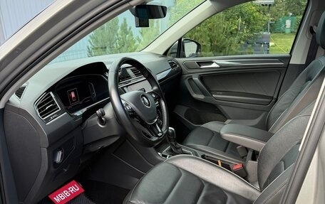 Volkswagen Tiguan II, 2019 год, 3 010 000 рублей, 7 фотография