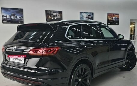 Volkswagen Touareg III, 2018 год, 5 200 000 рублей, 2 фотография