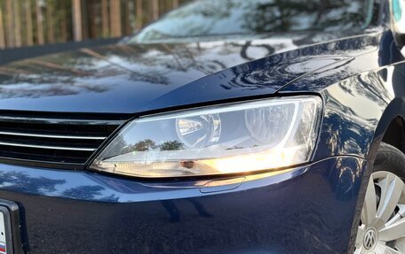 Volkswagen Jetta VI, 2011 год, 900 000 рублей, 4 фотография