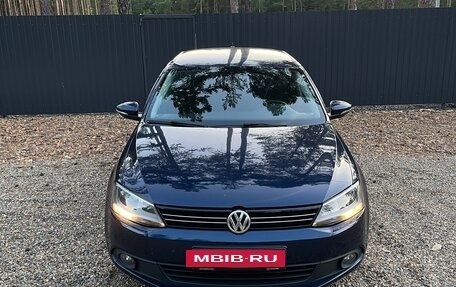 Volkswagen Jetta VI, 2011 год, 900 000 рублей, 5 фотография