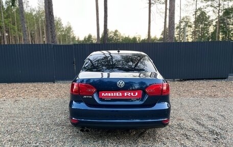 Volkswagen Jetta VI, 2011 год, 900 000 рублей, 8 фотография