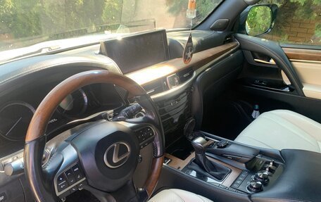 Lexus LX III, 2017 год, 9 000 000 рублей, 4 фотография