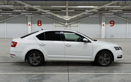 Skoda Octavia, 2019 год, 1 990 000 рублей, 4 фотография