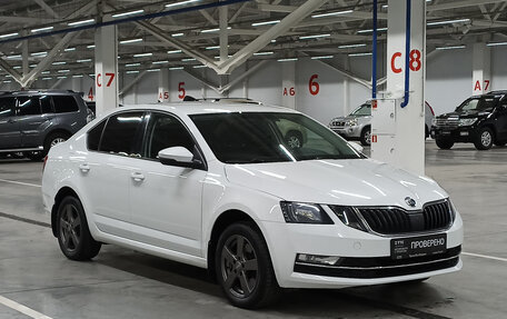 Skoda Octavia, 2019 год, 1 990 000 рублей, 3 фотография