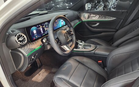 Mercedes-Benz E-Класс, 2022 год, 5 274 000 рублей, 10 фотография