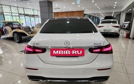 Mercedes-Benz E-Класс, 2022 год, 5 274 000 рублей, 3 фотография