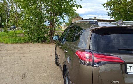 Toyota RAV4, 2018 год, 2 640 000 рублей, 7 фотография