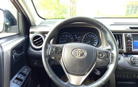 Toyota RAV4, 2018 год, 2 640 000 рублей, 12 фотография