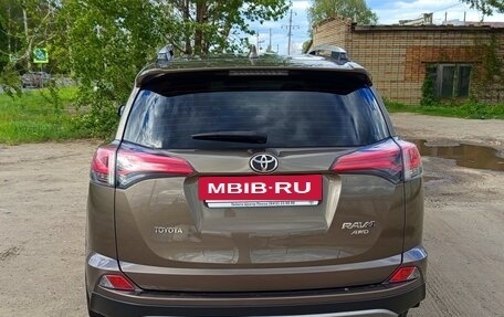Toyota RAV4, 2018 год, 2 640 000 рублей, 5 фотография