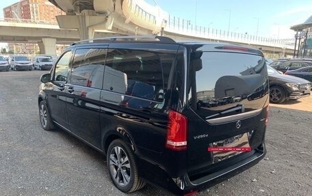 Mercedes-Benz V-Класс, 2018 год, 3 750 000 рублей, 5 фотография