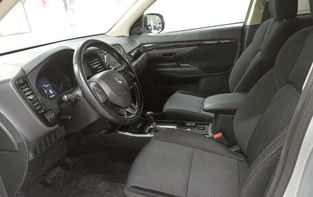 Mitsubishi Outlander III рестайлинг 3, 2019 год, 2 149 000 рублей, 20 фотография