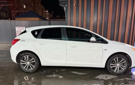 Opel Astra J, 2011 год, 800 000 рублей, 7 фотография