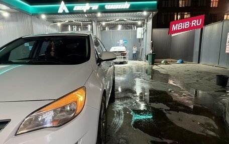 Opel Astra J, 2011 год, 800 000 рублей, 13 фотография