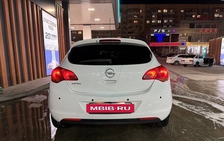Opel Astra J, 2011 год, 800 000 рублей, 6 фотография