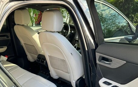 Jaguar F-Pace, 2016 год, 2 380 000 рублей, 11 фотография