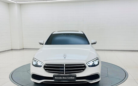 Mercedes-Benz E-Класс, 2022 год, 3 799 000 рублей, 2 фотография