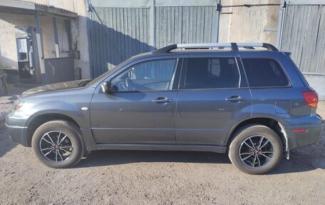 Mitsubishi Outlander III рестайлинг 3, 2003 год, 700 000 рублей, 13 фотография