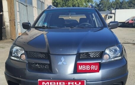 Mitsubishi Outlander III рестайлинг 3, 2003 год, 700 000 рублей, 16 фотография