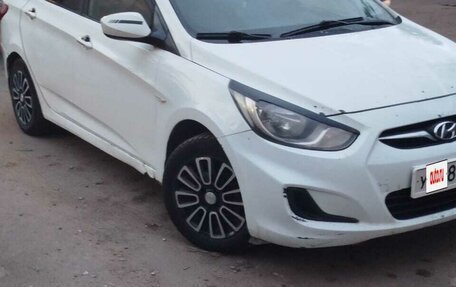 Hyundai Solaris II рестайлинг, 2013 год, 500 000 рублей, 3 фотография