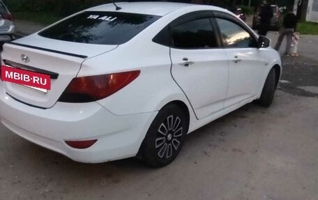 Hyundai Solaris II рестайлинг, 2013 год, 500 000 рублей, 8 фотография