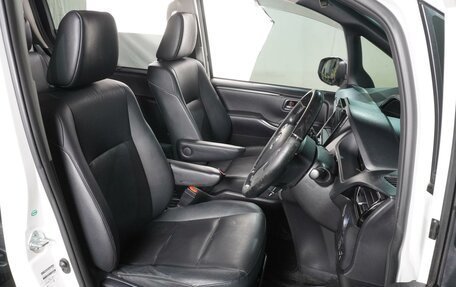 Toyota Esquire I, 2016 год, 2 169 000 рублей, 10 фотография