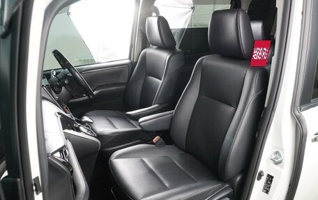 Toyota Esquire I, 2016 год, 2 169 000 рублей, 7 фотография