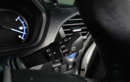 Toyota Esquire I, 2016 год, 2 169 000 рублей, 16 фотография
