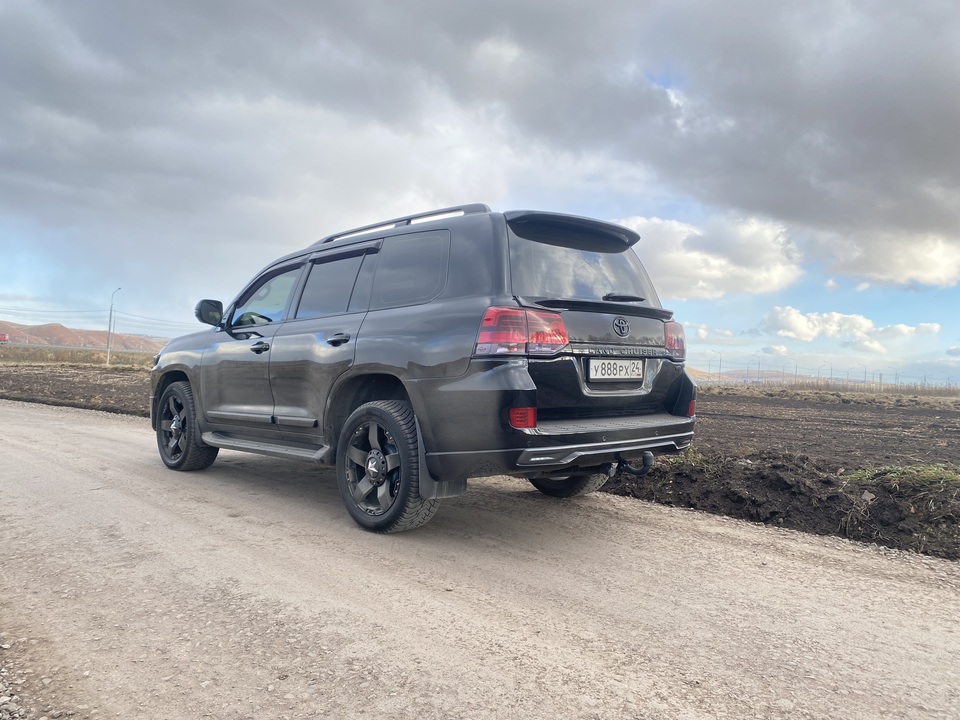Toyota Land Cruiser 200 рестайлинг 2, 2016 год, 5 500 000 рублей, 4 фотография
