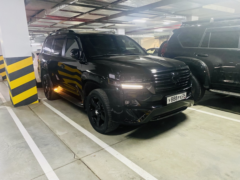 Toyota Land Cruiser 200 рестайлинг 2, 2016 год, 5 500 000 рублей, 8 фотография